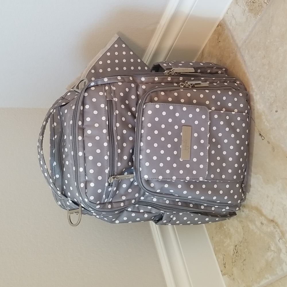 Jujube Be Right Back diaper bag Dot Dot Dot print